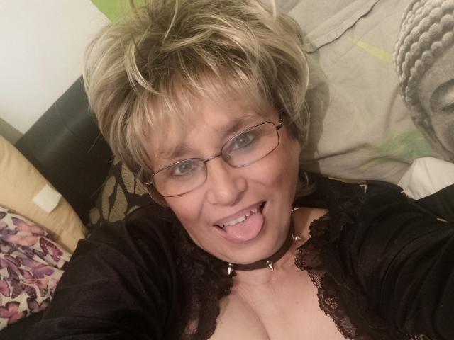 SamanthaMature - Élő pornó és szexkamera - 15158214