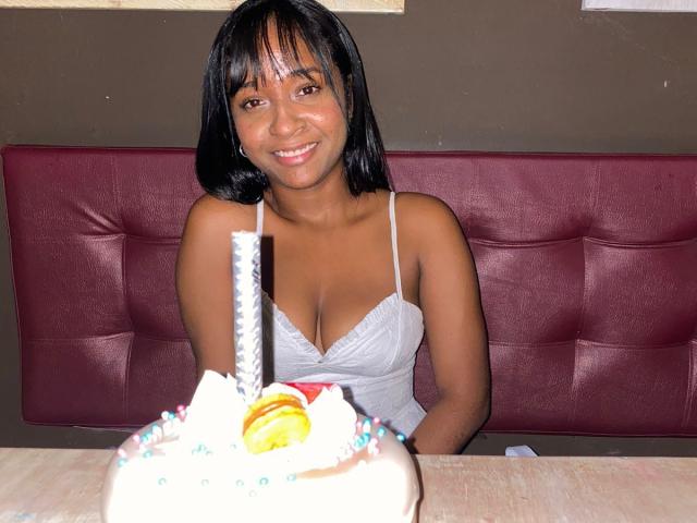 MelanyScoth - Live sex cam - 18307738