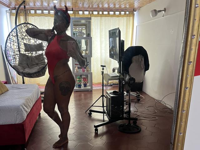 TiffanySammy - Live porno og sexkamera - 18375214