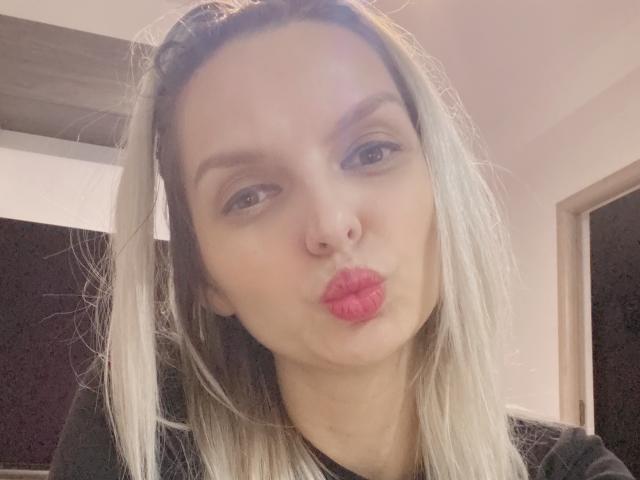 DouceAmelia - Live porno og sexkamera - 19340814