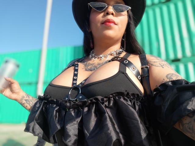 Chili - Live Sex Cam - 21101082