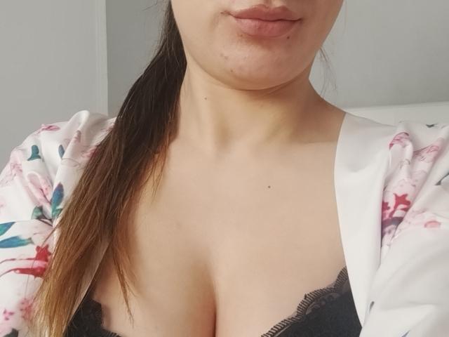 JuliaHuntis - Live sex cam - 25915333