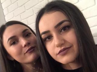 NaomiAndEvelyn - Live sex cam - 8826876