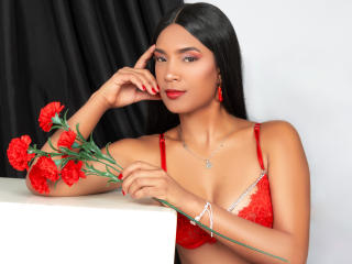 Model NatashaLewis'in seksi profil resmi, çok ateşli bir canlı webcam yayını sizi bekliyor!